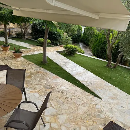 Julias Village & Garden Apartament *